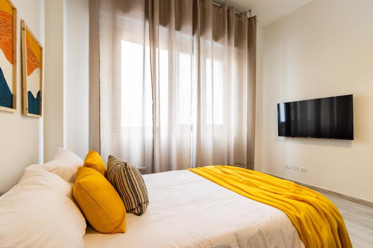 Duomo A 20Minuti Comfort, Suite Vicino Aeroporto Milan Bagian luar foto